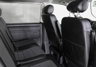 Подержанный автомобиль Volkswagen Caravelle 2018 года (12 фото)