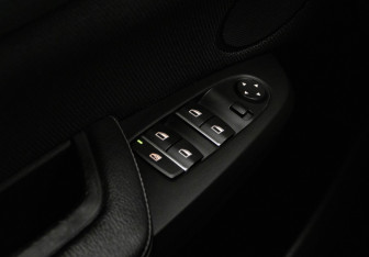 Подержанный автомобиль BMW X3 2012 года (15 фото)