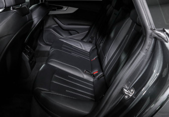 Подержанный автомобиль Audi A5 Liftback 2020 года (10 фото)