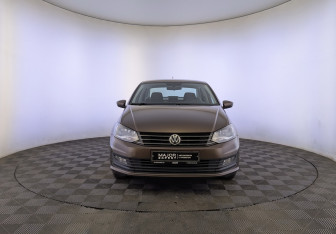 Подержанный автомобиль Volkswagen Polo Sedan 2017 года (2 фото)