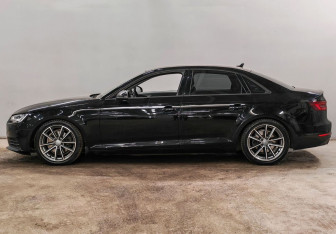 Подержанный автомобиль Audi A4 Sedan 2017 года (8 фото)