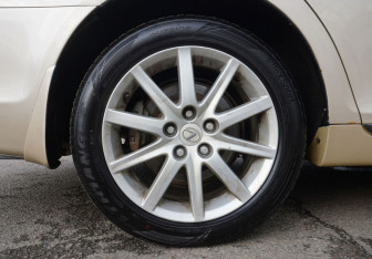Подержанный автомобиль Lexus GS 2006 года (9 фото)