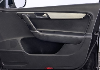 Подержанный автомобиль Volkswagen Passat Sedan 2012 года (25 фото)