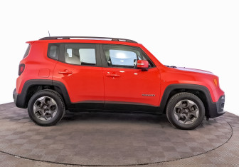 Подержанный автомобиль Jeep Renegade 2018 года (4 фото)