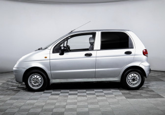 Подержанный автомобиль Daewoo Matiz 2012 года (10 фото)