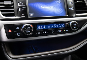Подержанный автомобиль Toyota Highlander 2014 года (20 фото)