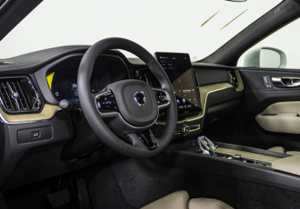 Новый Volvo XC60 2025 (9 фото)