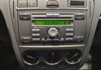 Подержанный автомобиль Ford Fusion 2008 года (14 фото)