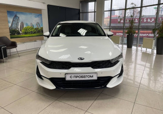 Подержанный автомобиль Kia K5 2021 года (2 фото)