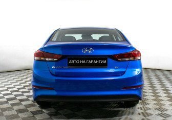 Подержанный автомобиль Hyundai Elantra Sedan 2016 года (4 фото)