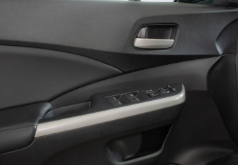 Подержанный автомобиль Honda CR-V 2014 года (13 фото)