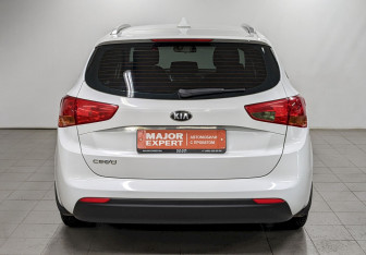 Подержанный автомобиль Kia Ceed Wagon 2018 года (6 фото)