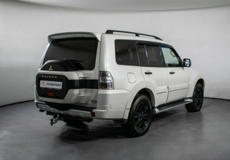 Подержанный автомобиль Mitsubishi Pajero 2020 года (5 фото)