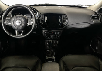 Подержанный автомобиль Jeep Compass 2020 года (12 фото)