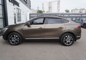 Подержанный автомобиль Renault Arkana 2019 года (8 фото)