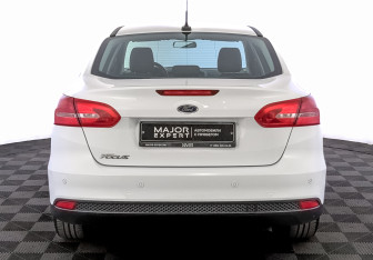 Подержанный автомобиль Ford Focus Sedan 2019 года (6 фото)