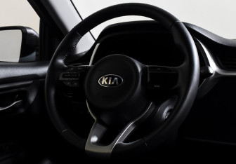 Подержанный автомобиль Kia Rio Sedan 2020 года (11 фото)