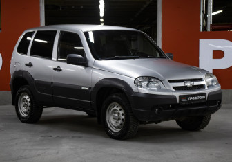 Подержанный автомобиль Chevrolet Niva 2013 года (3 фото)