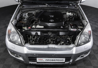 Подержанный автомобиль Toyota Land Cruiser Prado 2007 года (9 фото)