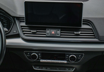 Подержанный автомобиль Audi Q5 2018 года (14 фото)