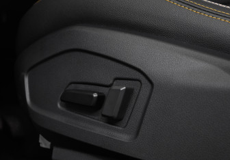 Новый FAW Bestune T77 2023 (9 фото)