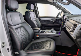 Подержанный автомобиль JAC T9 2024 года (24 фото)