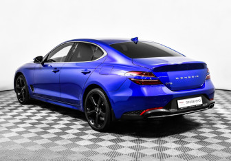 Подержанный автомобиль Genesis G70 2021 года (7 фото)