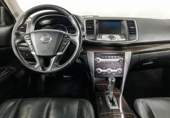 Подержанный автомобиль Nissan Teana 2012 года (12 фото)