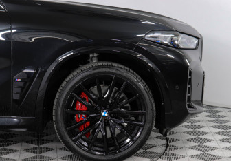 Подержанный автомобиль BMW X5 2024 года (8 фото)