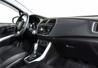 Подержанный автомобиль Suzuki SX4 Hatchback 2019 года (9 фото)