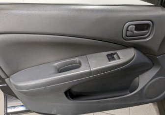 Подержанный автомобиль Nissan Almera Classic 2007 года (11 фото)