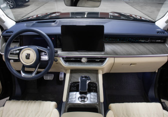 Подержанный автомобиль Tank 500 2023 года (15 фото)