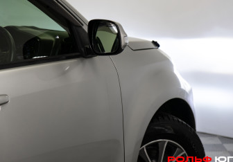 Подержанный автомобиль Toyota Rush 2011 года (21 фото)