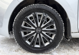 Подержанный автомобиль Skoda Rapid Liftback 2017 года (9 фото)