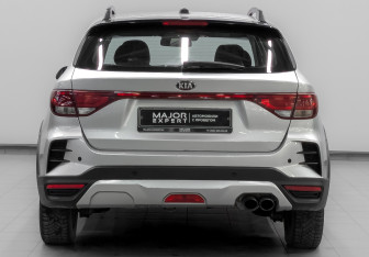 Подержанный автомобиль Kia Rio Hatchback 2021 года (6 фото)