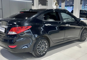 Подержанный автомобиль Hyundai Solaris Sedan 2011 года (4 фото)