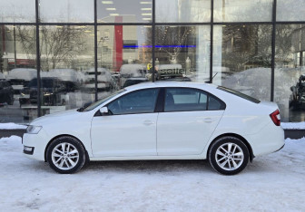 Подержанный автомобиль Skoda Rapid Liftback 2018 года (5 фото)