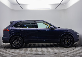 Подержанный автомобиль Porsche Cayenne 2017 года (6 фото)