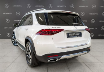 Подержанный автомобиль Mercedes-Benz GLE 2025 года (7 фото)