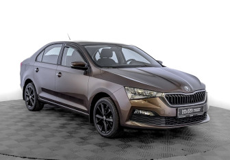 Подержанный автомобиль Skoda Rapid Liftback 2021 года (3 фото)