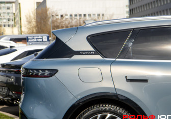 Подержанный автомобиль Voyah Free 2022 года (19 фото)