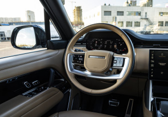 Подержанный автомобиль Land Rover Range Rover 2024 года (13 фото)