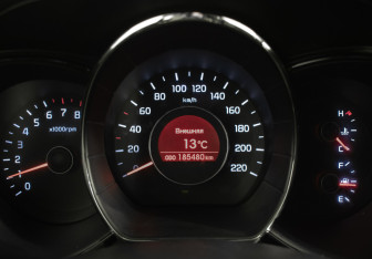 Подержанный автомобиль Kia Rio Sedan 2014 года (12 фото)