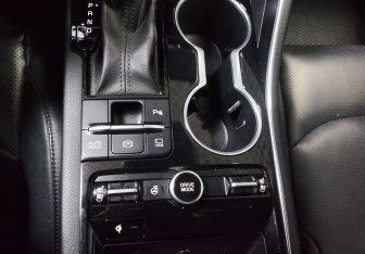 Подержанный автомобиль Kia K5 2021 года (17 фото)