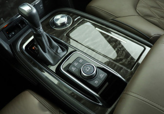 Подержанный автомобиль Nissan Armada 2023 года (19 фото)