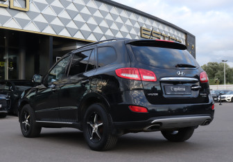 Подержанный автомобиль Hyundai Santa Fe 2011 года (7 фото)