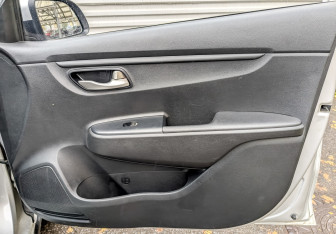 Подержанный автомобиль Kia Rio Hatchback 2021 года (24 фото)