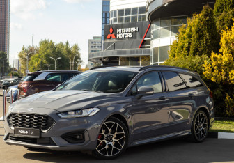 Подержанный автомобиль Ford Mondeo Wagon 2019 года (22 фото)