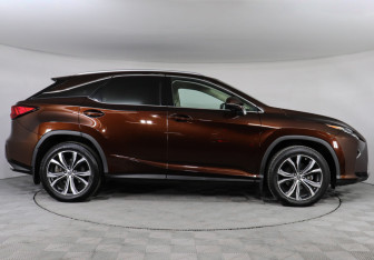 Подержанный автомобиль Lexus RX 2018 года (4 фото)