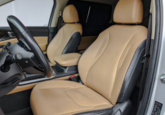 Подержанный автомобиль Kia Carnival 2021 года (20 фото)